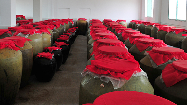 【白酒蒸餾設(shè)備】白酒陳釀對環(huán)境、儲酒容器有什么要求？