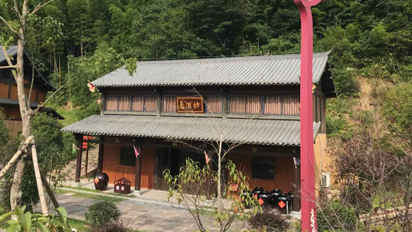當(dāng)釀酒設(shè)備白酒酒坊注入畬族文化后，新月畬酒坊火了！