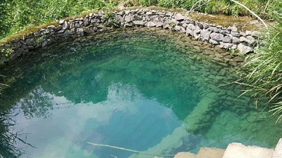 劉峰回鄉(xiāng)創(chuàng)業(yè)“靠山吃山”，用釀白酒設(shè)備做土酒年入20萬