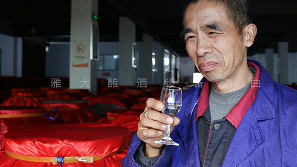 用小型燒酒設(shè)備釀的白酒上頭，揪出這一物還你健康美酒？