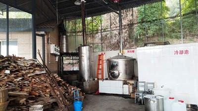 35歲后我已不再年輕，我就用釀酒蒸餾設(shè)備回家釀酒