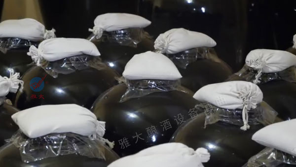 喝過純糧釀酒設(shè)備釀造的農(nóng)家土酒，才知道什么叫真正的中國酒