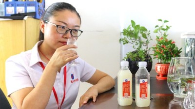 高粱釀酒設(shè)備：醉好的生活莫過于兜里有錢，心里有光，杯中有酒