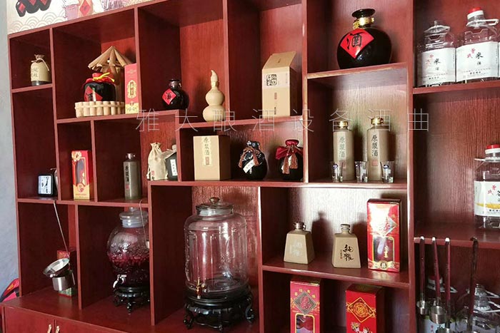5-曾氏酒業(yè)-1套純糧釀酒設(shè)備，200平米舊廠房+3個(gè)臨街鋪面，輕松開酒廠3