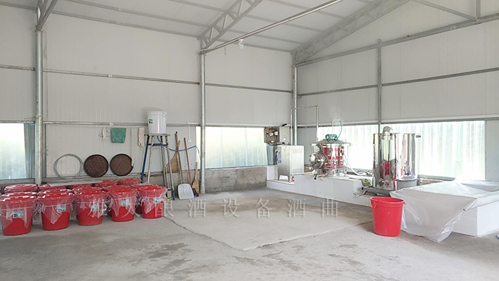 9.8引進(jìn)現(xiàn)代小型白酒設(shè)備，對(duì)酒坊進(jìn)行升級(jí)