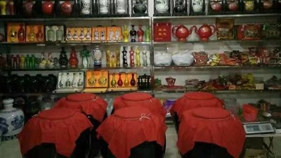 沒手藝！沒本錢！一套小型燒酒設(shè)備就在農(nóng)村開純糧酒坊賺錢