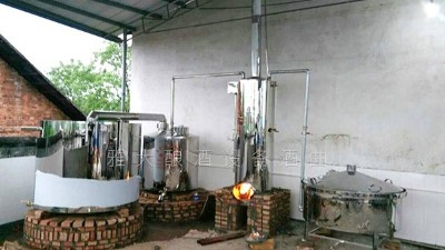 在農(nóng)村開小型酒廠有錢途嗎?小型釀酒設(shè)備靠譜嗎？