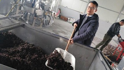 40噸拐棗爛在樹上賣不掉，用雅大蒸酒設(shè)備釀成酒，每瓶賣288元！