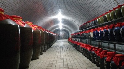 用白酒生產(chǎn)設(shè)備做窖藏酒，怎樣儲存才能保證不“跑酒”？