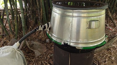 用木甑烤酒設(shè)備蒸白酒，冬季更容易糊鍋，為什么？