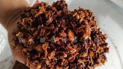 用白酒蒸餾設(shè)備做固態(tài)酒升溫猛？只需發(fā)酵時(shí)加上它。