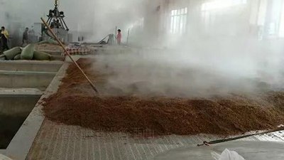 用燒酒設(shè)備做酒多年的老師傅告訴你，窖池應(yīng)這樣搭建與維護(hù)！
