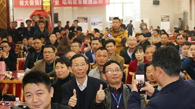 湖南雅大前往臨湘市傳統(tǒng)釀酒產(chǎn)業(yè)培訓(xùn)班，分享雅大釀酒技術(shù)！