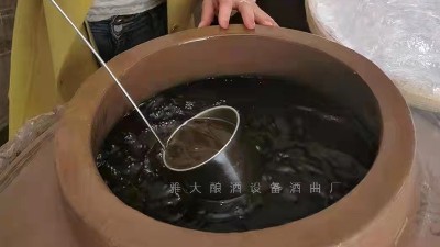 什么是固態(tài)法白酒？很多用蒸餾釀酒設(shè)備做酒的老師傅都不知情